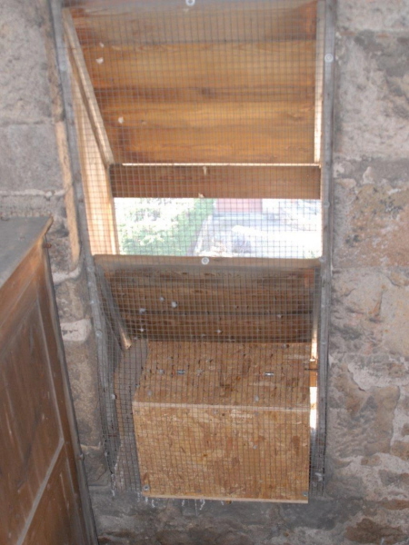 https://cdnfiles1.biolovision.net/www.faune-ardeche.org/userfiles/NichoirinstallDavzieux-CrditLPO07.JPG